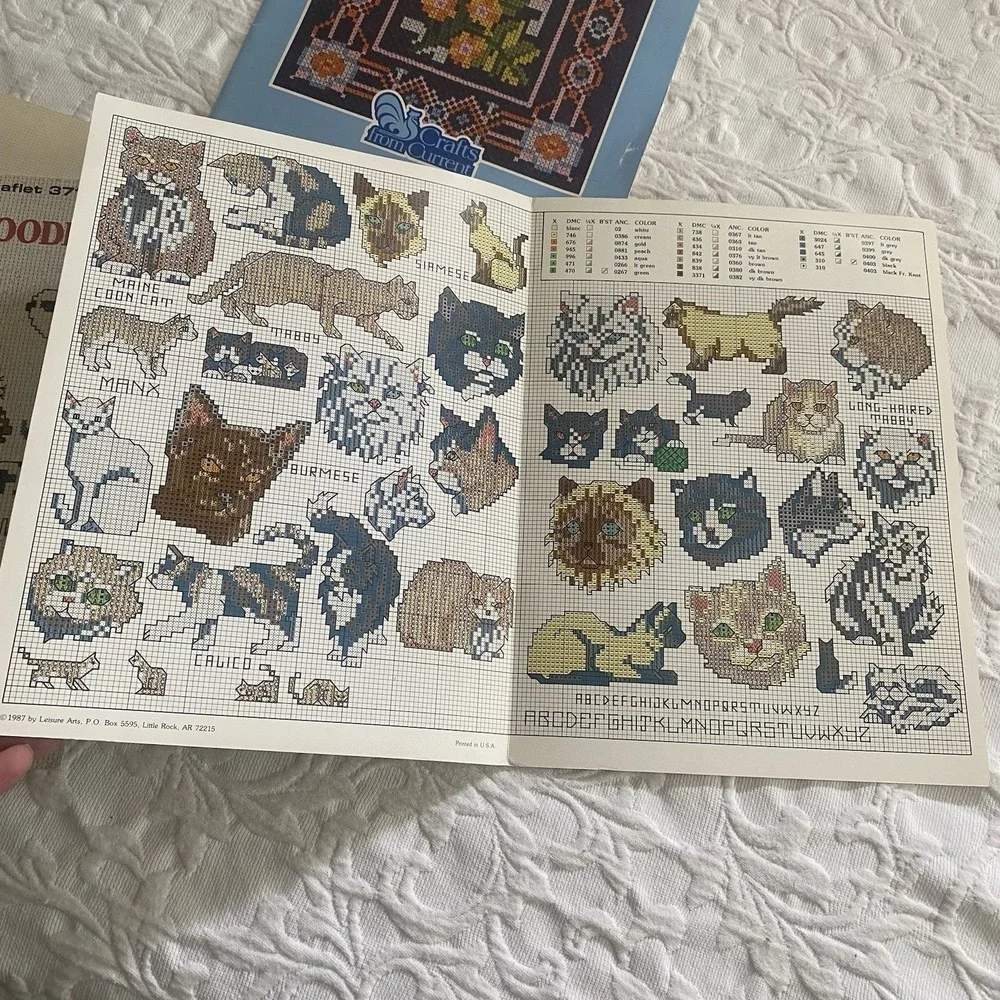 Cross Stitch LOT 4 Pattern Books Leaflets VTG 80s‎ Cats Country Animals Florals